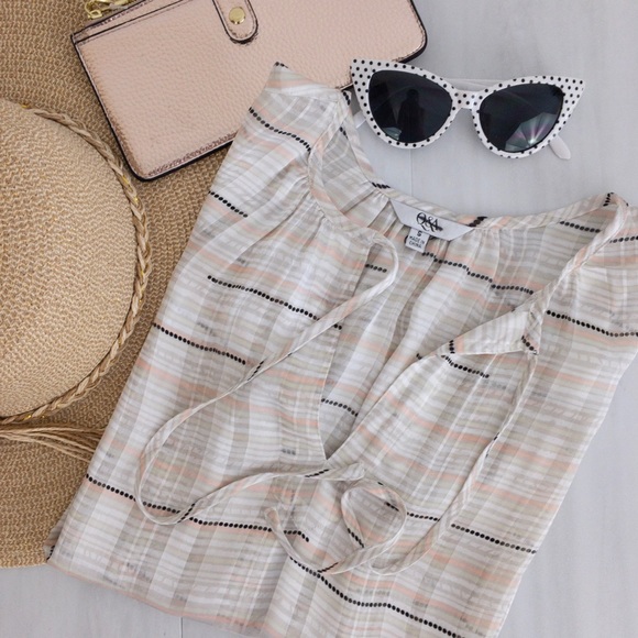 Q&A Tops - Q&A • Semi-sheer Split Neck top Q&A Tops - Q&A • Semi-sheer Split Neck top